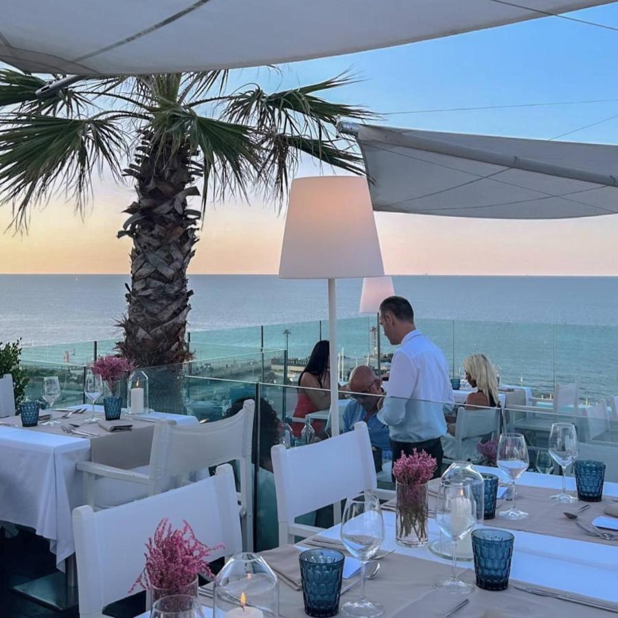 Hotel Lungomare Riccione Zewnętrze zdjęcie