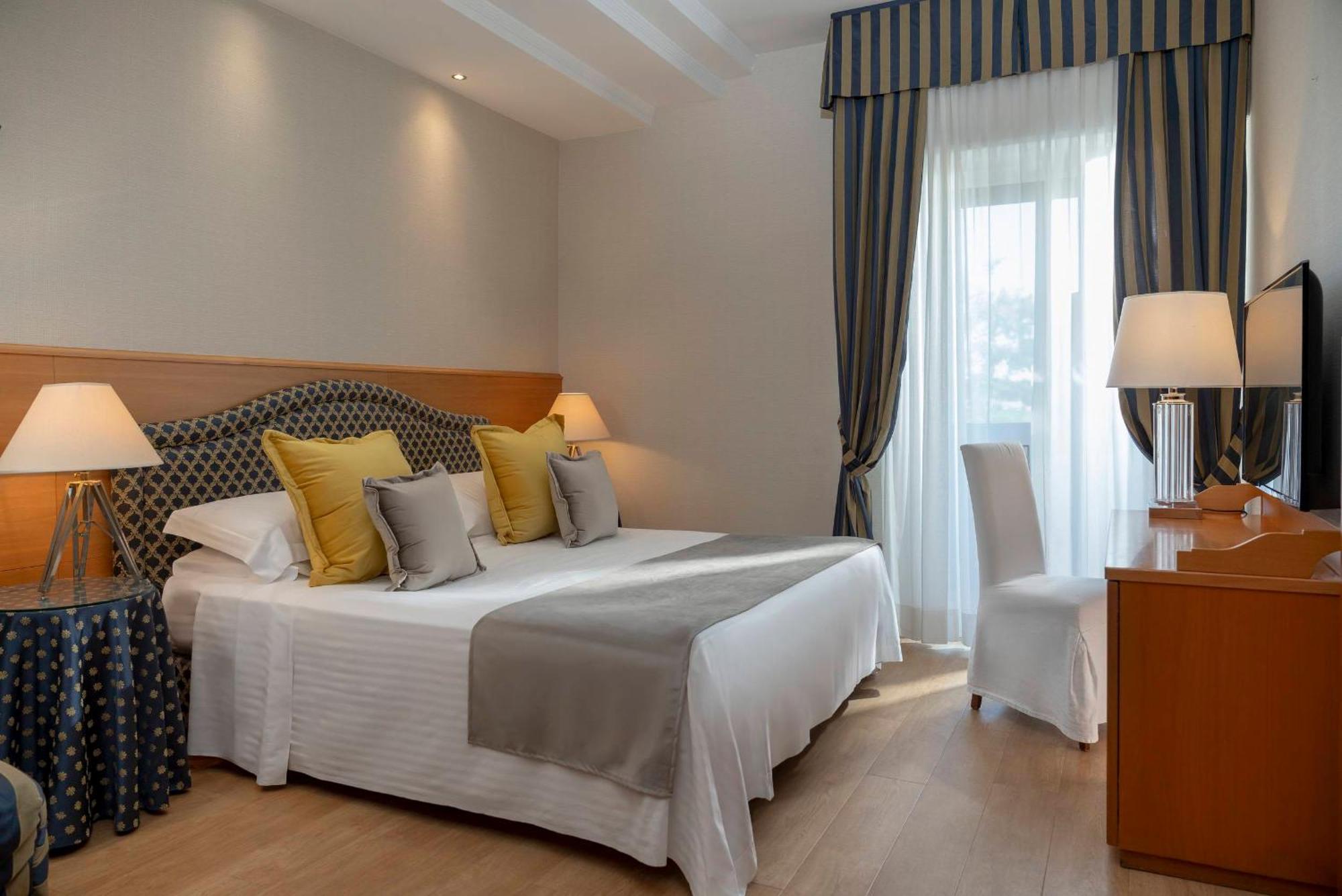 Hotel Lungomare Riccione Zewnętrze zdjęcie